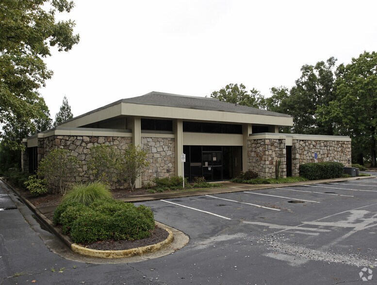 More Photos Of 655 N Jeff Davis Dr, Fayetteville Bank For Sale