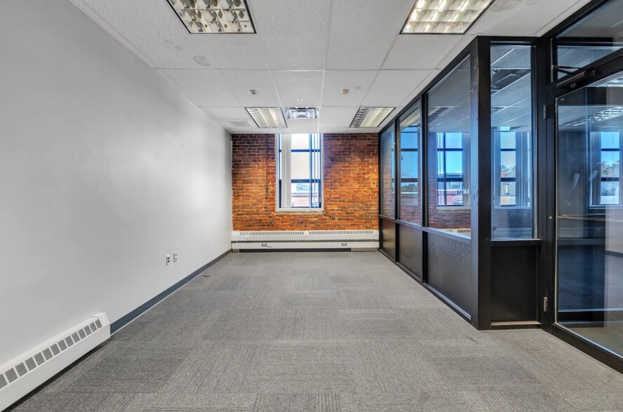 More Photos Of 100 Prescott St, Worcester Warehouse For Lease