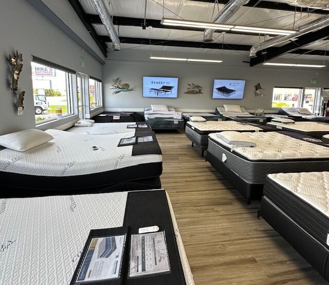 More Photos Of 23330 Harborview Rd, Port Charlotte Flex For Sale