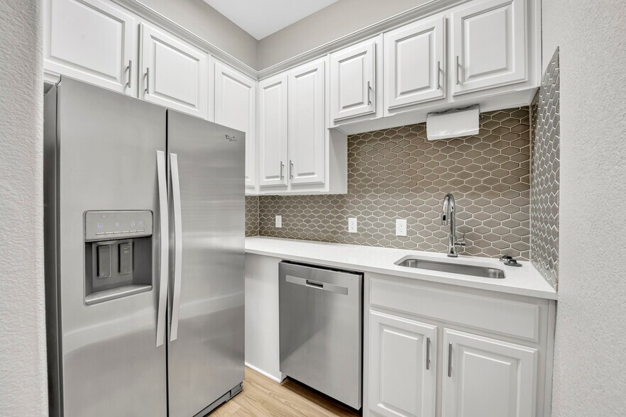 More Photos Of 840 E I-20 Hwy, Arlington Medical For Sale