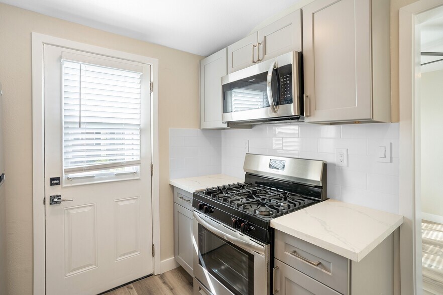 More Photos Of 19131-19161 Delaware St, Huntington Beach Apartments For Sale