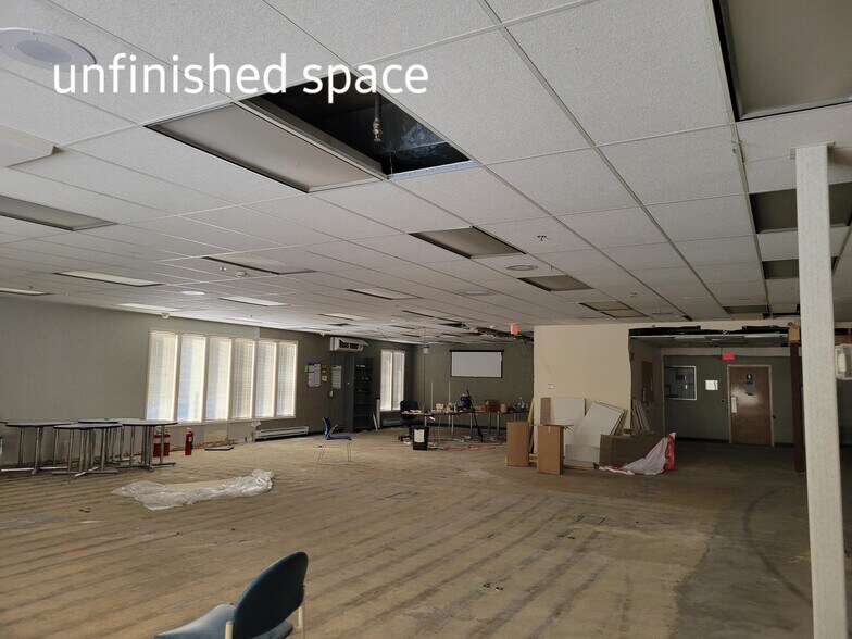 More Photos Of 118 W Edison Rd, Mishawaka Medical For Lease