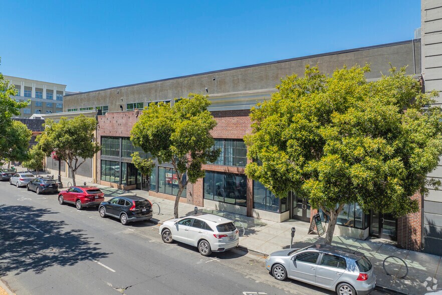 More Photos Of 2335-2345 Broadway, Oakland Unknown For Lease