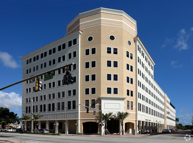 Primary Photo Of 6701 S Red Rd, South Miami Medical For Lease