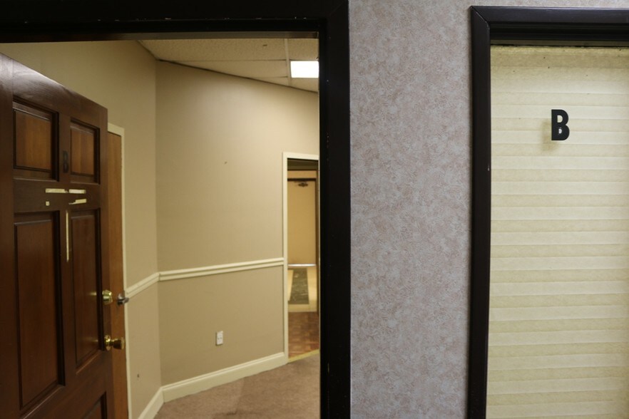 More Photos Of 808 Commerce Blvd, Riverdale Medical For Sale