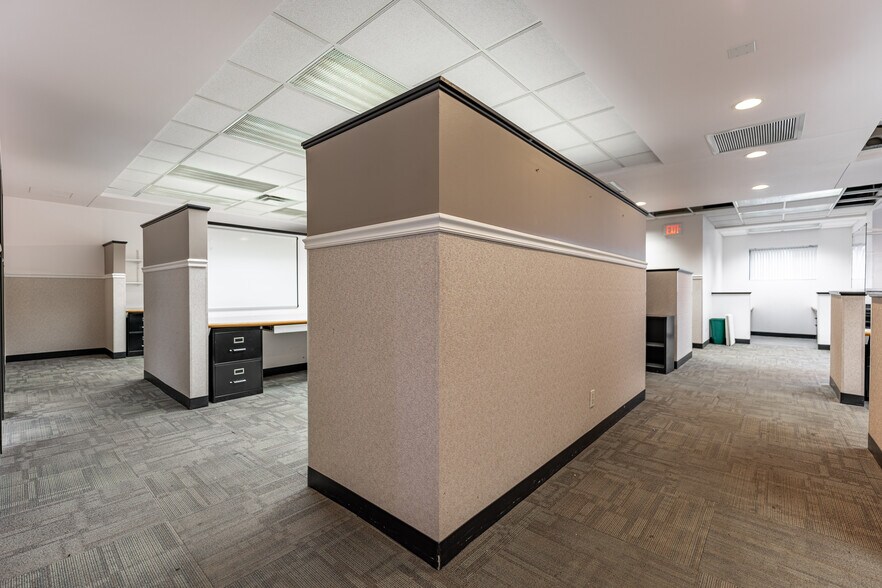 More Photos Of 5430 Saint Charles Rd, Berkeley Office For Sale