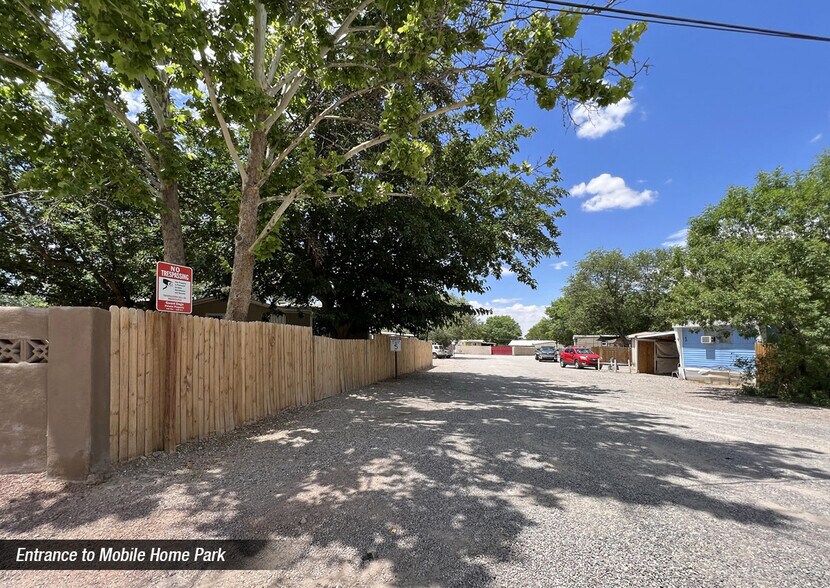 More Photos Of 1143 Gatewood Ave SW, Albuquerque Trailer Camper Park For Sale