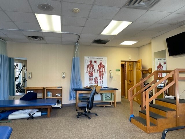 More Photos Of 1528 Cranston St, Cranston Medical For Lease