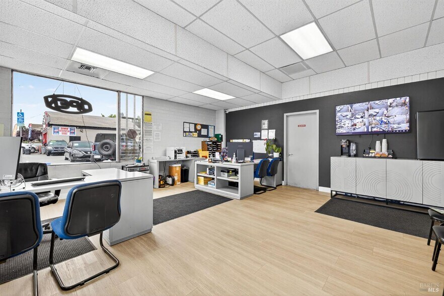 More Photos Of 3110 Santa Rosa Ave, Santa Rosa Auto Dealership For Sale