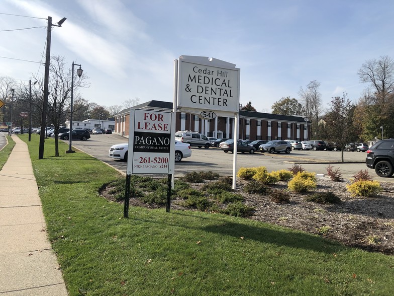 Primary Photo Of 541 Cedar Hill Ave, Wyckoff Medical For Lease