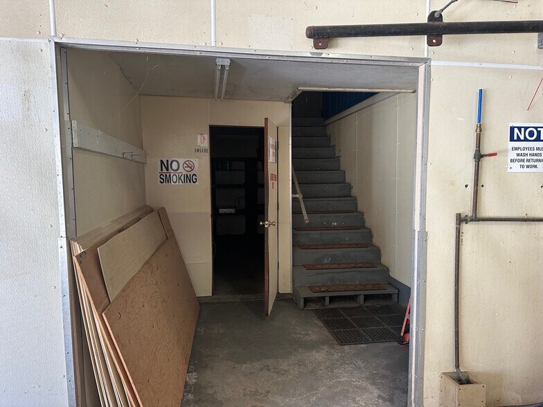 More Photos Of 20 Walts Way, Narragansett Warehouse For Sale