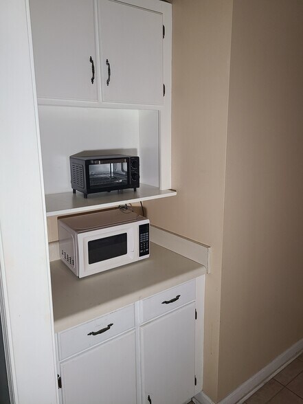 More Photos Of 5190 Calhoun Memorial Hwy, Easley Office Residential For Lease