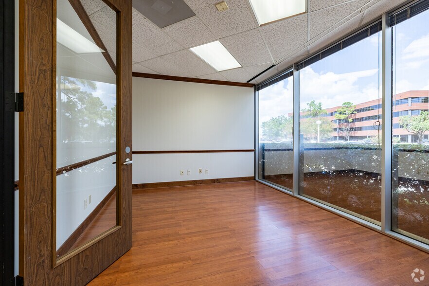 More Photos Of 14425 Torrey Chase Blvd, Houston Office For Lease