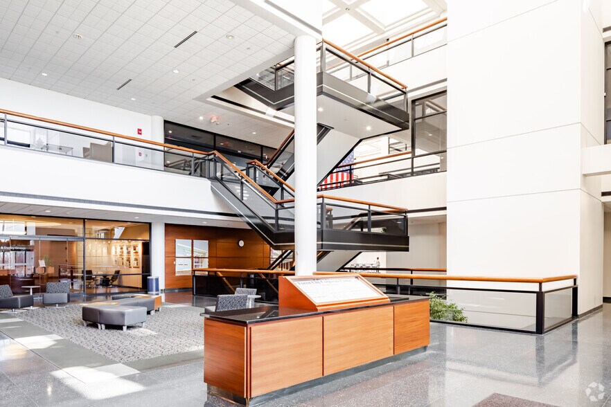 More Photos Of 4949 Harrison Ave, Rockford Office For Lease