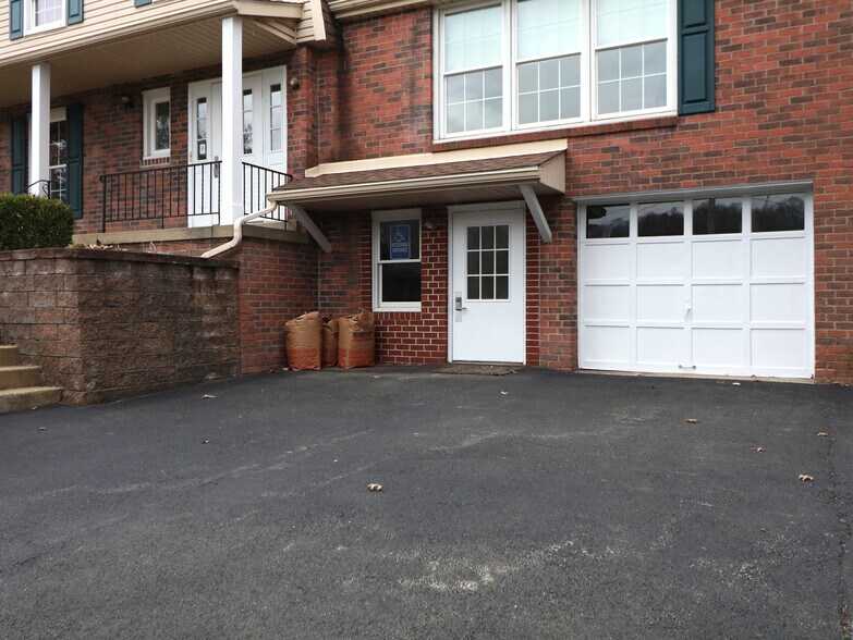 More Photos Of 4350 Old William Penn Hwy, Murrysville Office Residential For Sale