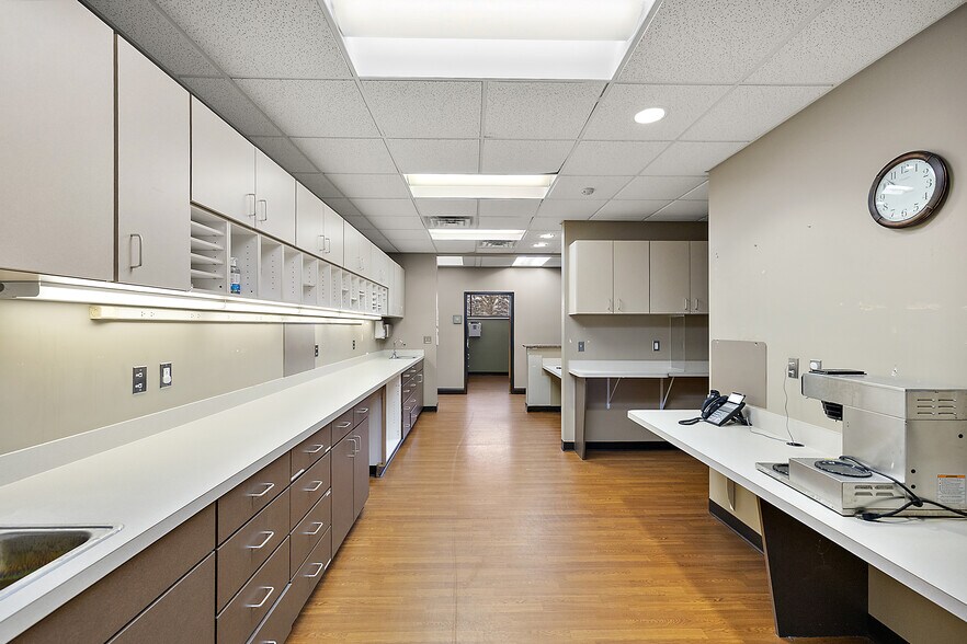 More Photos Of 1794 N Lapeer Rd, Lapeer Medical For Sale