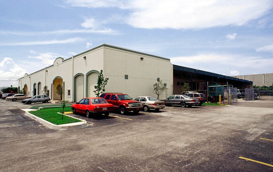More Photos Of 16565 NW 15th Ave, Miami Warehouse For Lease