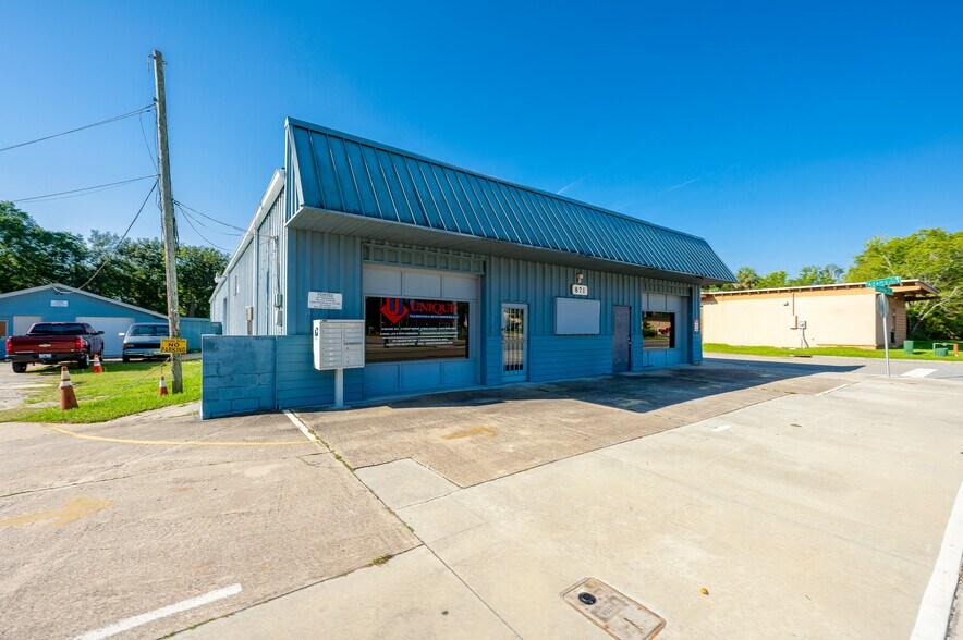 More Photos Of 865 Orange Ave, Daytona Beach Warehouse For Sale