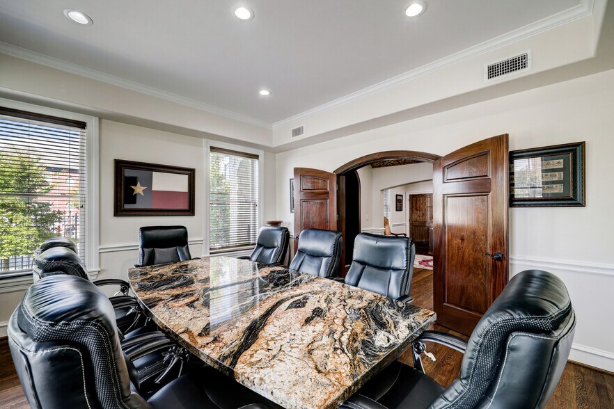 More Photos Of 1214 Elgin St, Houston Medical For Sale