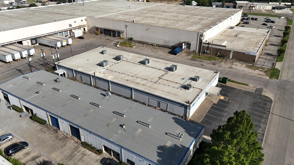 More Photos Of 714 Shepherd Dr, Garland Light Manufacturing For Sale