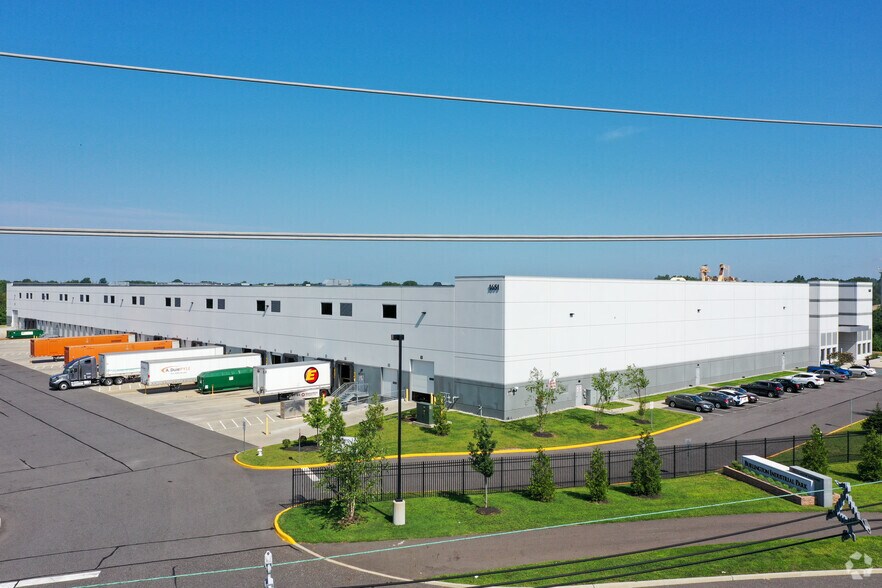 More Photos Of 1651 River Rd, Burlington Warehouse For Lease