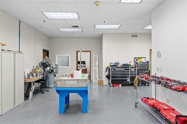 More Photos Of 4848 Industrial Park Dr, Stevens Point Warehouse For Sale