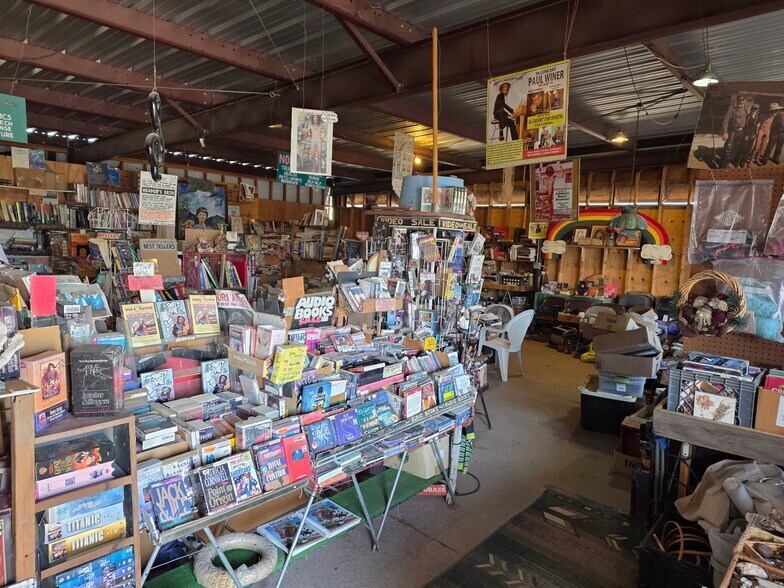 More Photos Of 690 E Main St, Quartzsite Storefront Retail Office For Sale