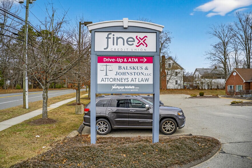 More Photos Of 60-62 Hyde Ave, Vernon Storefront Retail Office For Sale