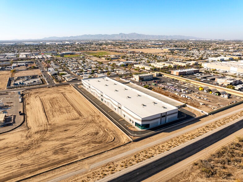 More Photos Of 725 N Eliseo C. Felix Jr Way, Avondale Warehouse For Lease