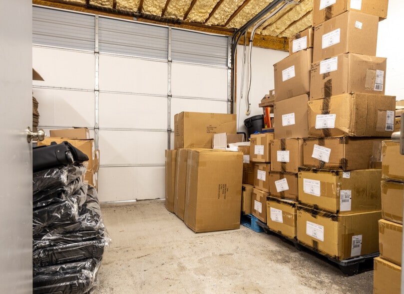 More Photos Of 1709 Newbridge Rd, North Bellmore Manufacturing For Sale