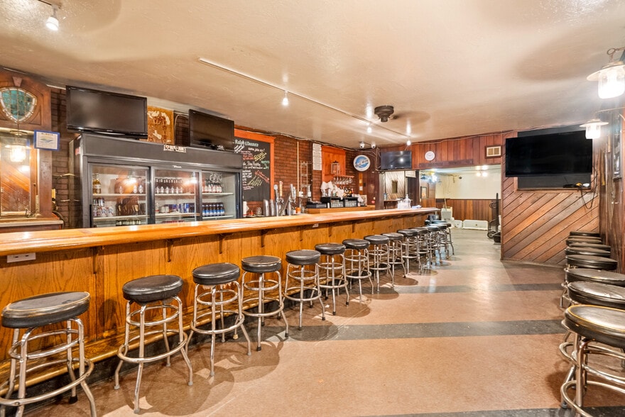 More Photos Of 104-110 W Branch St, Arroyo Grande Storefront For Lease