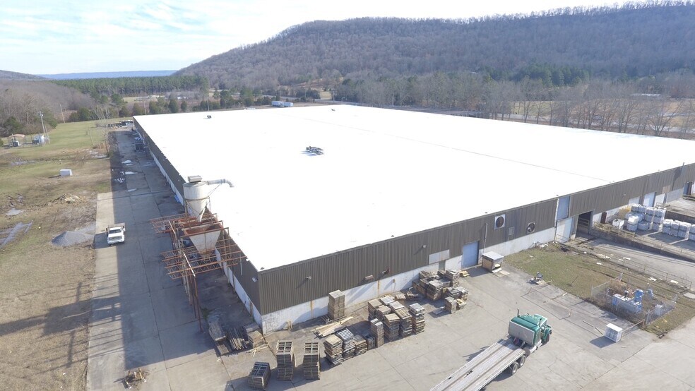 More Photos Of 17106 N Highway 35, Scottsboro Distribution For Sale