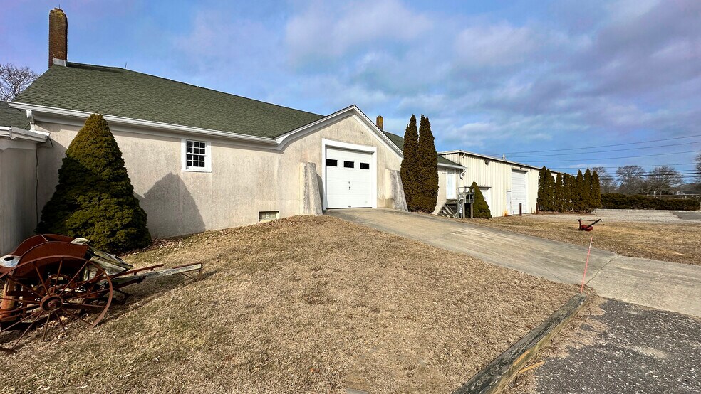 More Photos Of 218 County Road 39, Southampton Warehouse For Lease