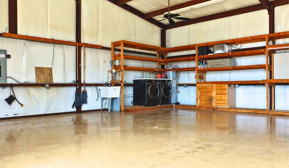 More Photos Of 405 N Johnston St, Caldwell Office For Sale
