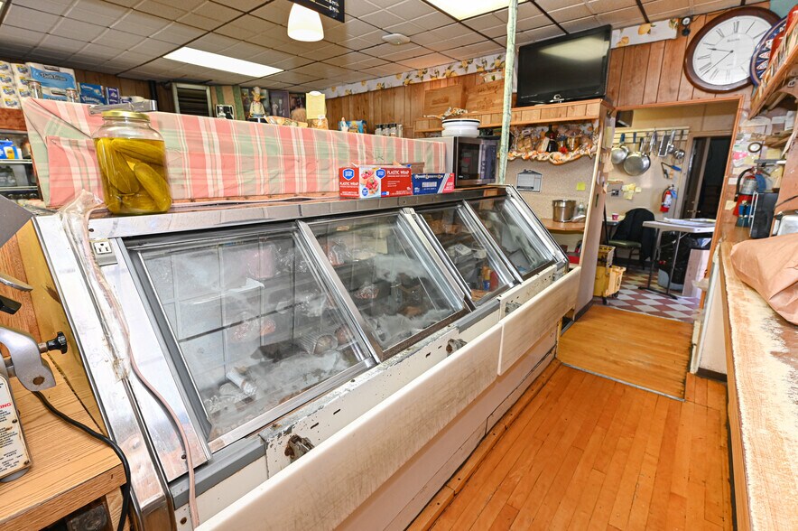 More Photos Of 1420 Park Ave, Merrick Convenience Store For Sale