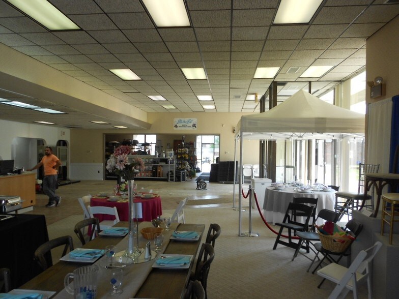 More Photos Of 6401 Jaycox Rd, North Ridgeville Office For Sale