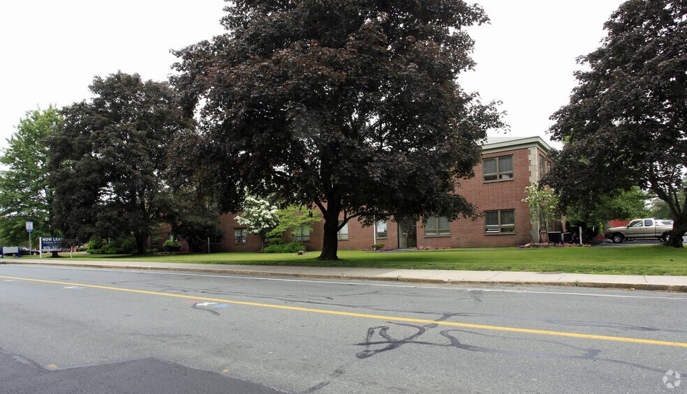 More Photos Of 591 North Ave, Wakefield Office For Lease