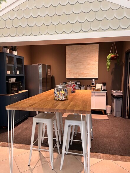 More Photos Of 1001 N Orange Ave, Orlando Coworking Space