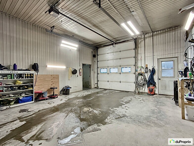 More Photos Of 30 Rte 122, Sainte-clotilde-de-horton Industrial For Sale