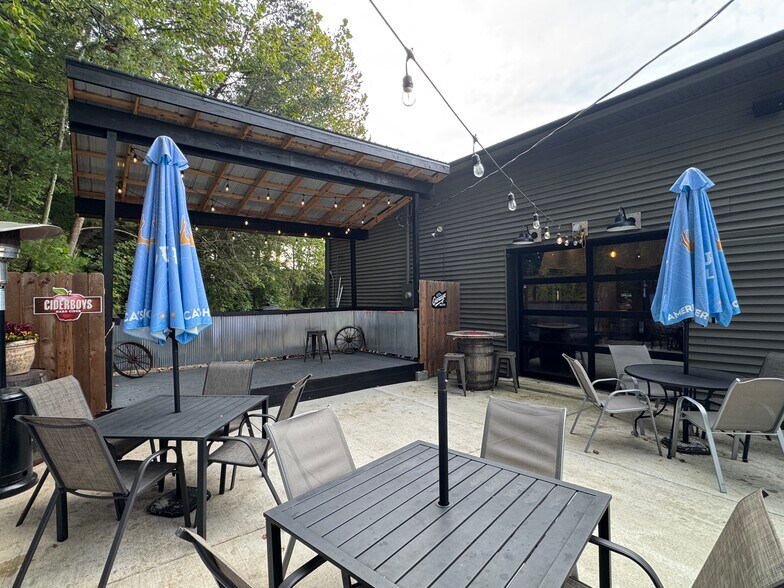 More Photos Of 4040 State Road 46 E, Nashville Restaurant For Sale
