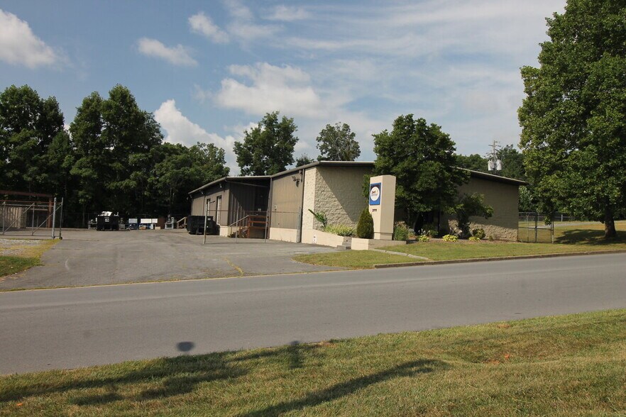 Primary Photo Of 3111 Hanover Rd, Johnson City Light Manufacturing For Lease