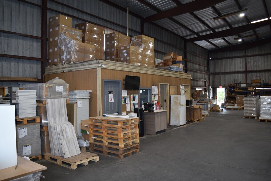 More Photos Of 1890 Starkey Rd, Largo Warehouse For Lease