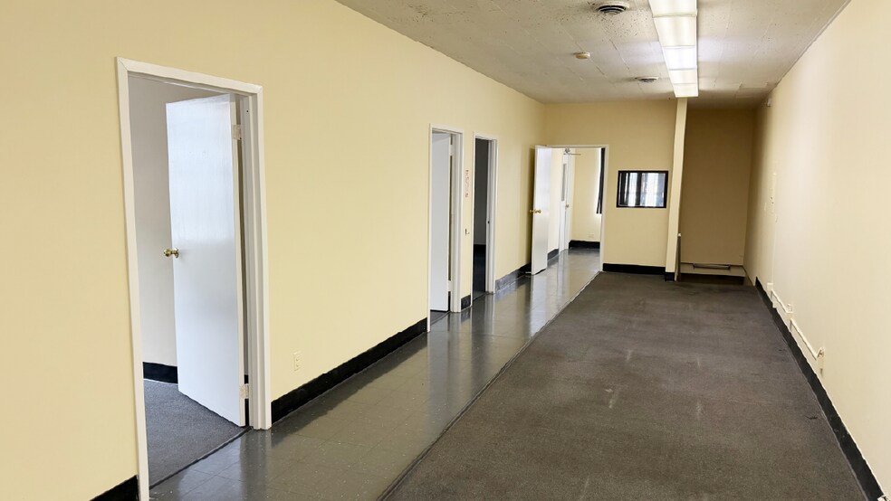 More Photos Of 273 Meserole Ave, Brooklyn Distribution For Lease