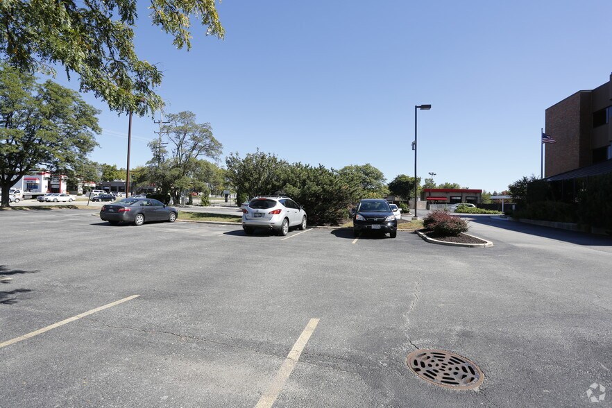 More Photos Of 6301 S Cass Ave, Westmont Office For Lease