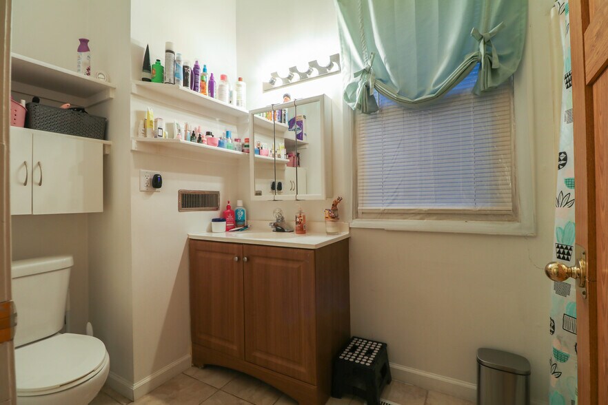 More Photos Of 40523 N Il Route 83, Antioch Apartments For Sale