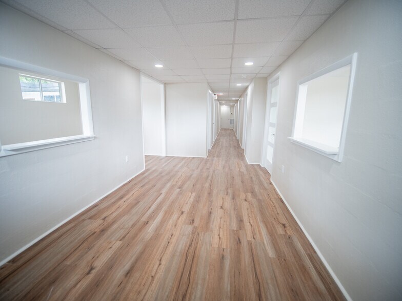 More Photos Of 110-112 Irvin Ave SW, Live Oak Medical For Sale