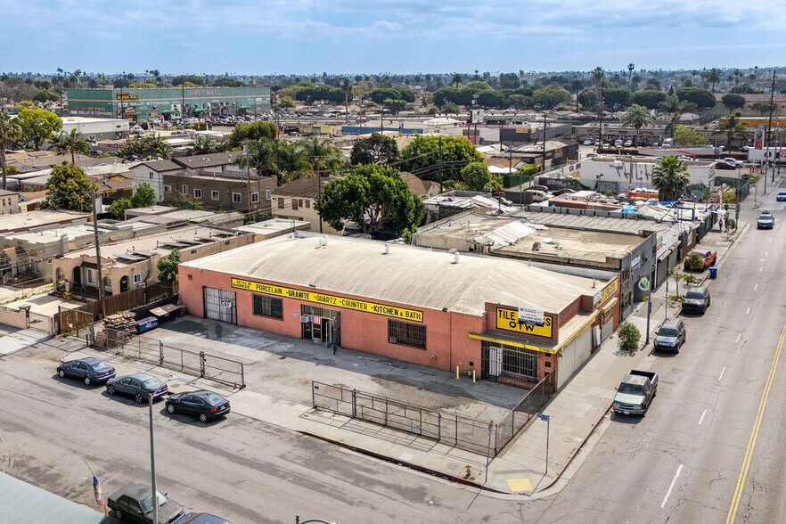 More Photos Of 5700 S Western Ave, Los Angeles Freestanding For Lease