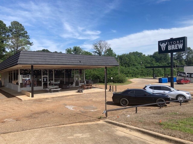 More Photos Of 600 N Main St, Lone Star Restaurant For Lease
