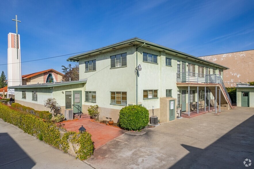 More Photos Of 8870-8878 La Mesa Blvd, La Mesa Storefront For Sale