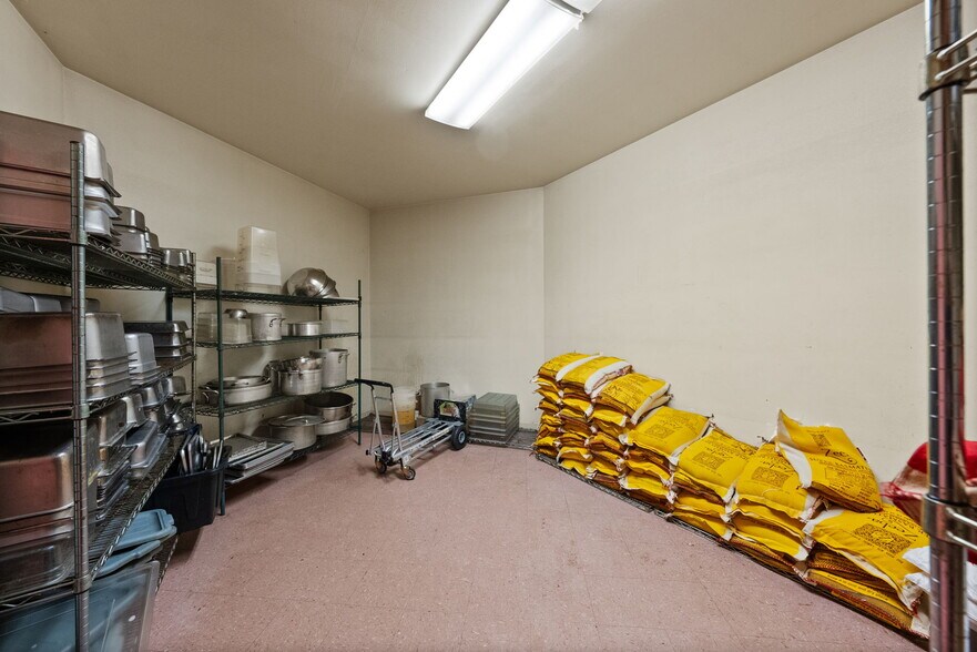 More Photos Of 3105 NW O. B. Riley Rd, Bend Hotel For Sale